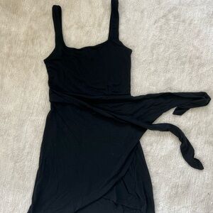 Elegant Black Sleeveless Wrap Dress